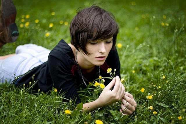 nozu:  look how cute Natasha was in 2010 just look at the pixie cut and just everything
