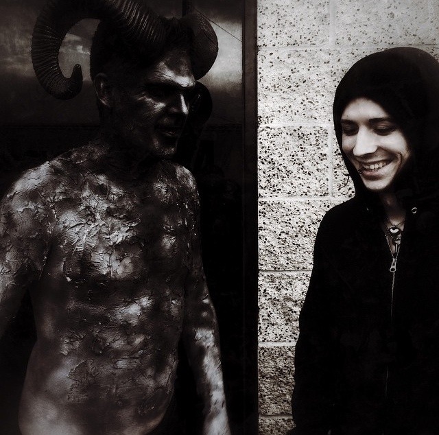 im-the-baddest-witch-in-town:Motionless In White “Break The Cycle” Music VideoBehind