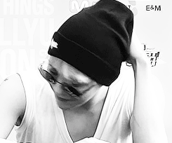 jiyoong-blog:  Jiyong being cute at KCON 