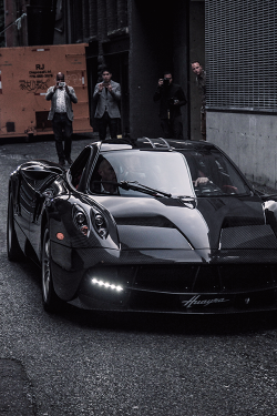 blocklist:  Pagani Huayra Carbon Edition | Source 