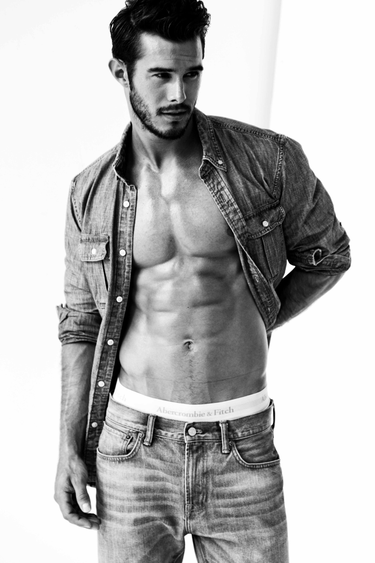 dannyboi2-model-behavior:  takemetobedandlosemeforever:  Alex Prange    HOT DAMN!