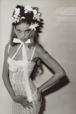 editorialie:  Tanya Dziahileva in  White Government, Vogue Russia April 2006, by Mariano Vivanco
