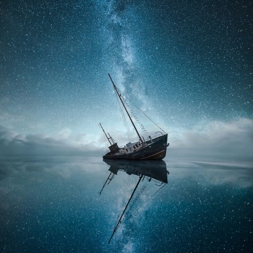 spaceexp:The Milky Way and a beached ship via reddit