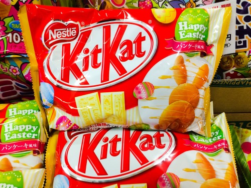 New flavors! Matcha melon bread and pancake flavored KitKats!