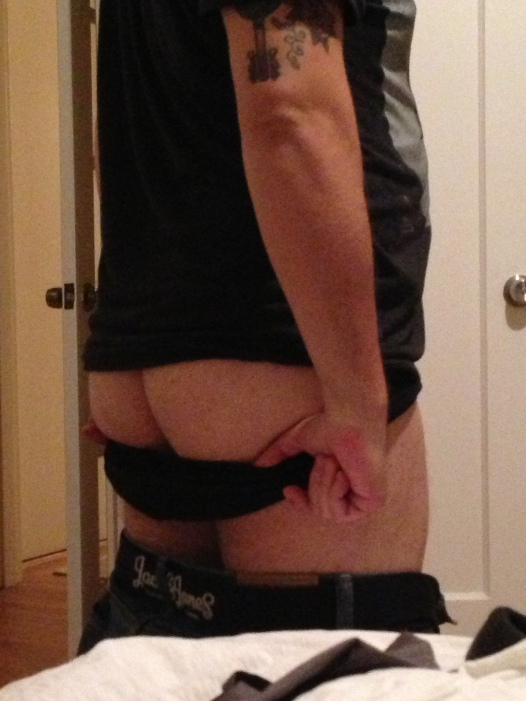 symbear:  My babes got the good cookies.