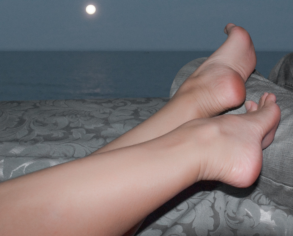 Sexy women's feet and more. ENJOY!