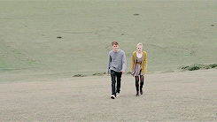 folkstellar:  Our life is a series of moments. Let them all go. Moments.  
