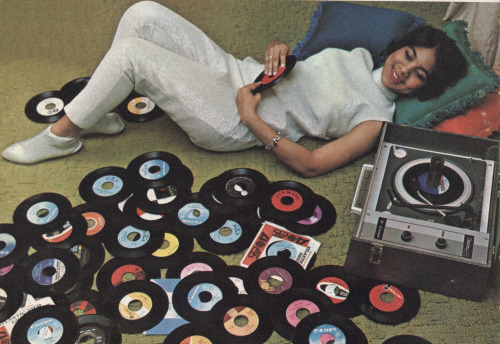 savetheflower-1967:Girl on the floor - 45rpm singles - soul music - 1966.