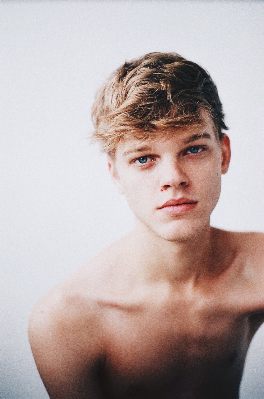 hannahsiderdiary:ReidHannah Sider ©