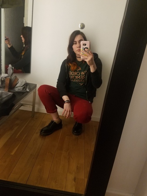 ronaldregan:I never know how to wear these shoes I feel like they look silly also death to high wais