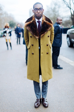 averagebloke:  maninpink:  Burberry Men’s Show  Tinie does know how to dress. 