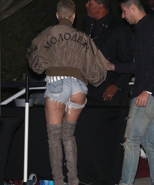 Halsey’s incredible ass