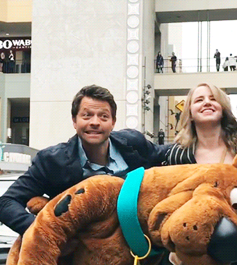 castiels-tight-grip:  The boys with Scooby at Paleyfest (x) 