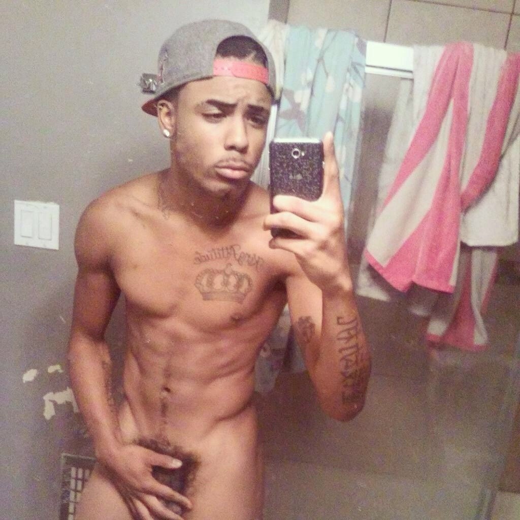 black-dicks-r-us:  HORNY FOR BLACK DICK? There are over 10,000 Black Gay Videos @