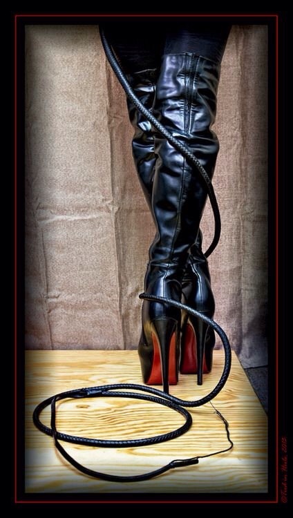classyfemdomuniverse:  Α classy female domination blog 