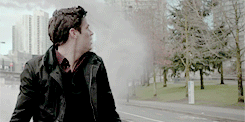 ahskatano:  another meme i won’t finish: 8 tv shows {2/8} - the flash I mean the truth is, I’m stuck