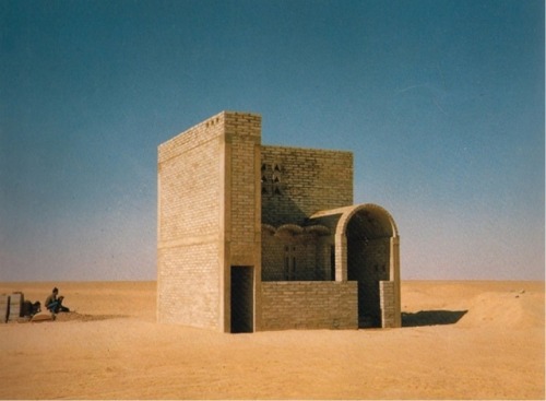 theleoisallinthemind:source: unknownDesert house, Libya, Kisho Kurokawa, 1979