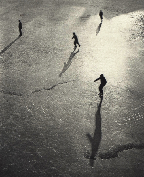 take-it-sloooooow:gacougnol:Julius TutschSkaters1933Julius Tutsch (CZ, 1890-1944)Skaters, 1933