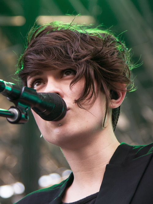 rainbowsandfood:  I THINK IT’S TIME TO TALK ABOUT HOW MUCH I LOVE TEGAN’S HAIR YOU GUYS. HER HAIR EVER. BUT MAINLY WHEN IT’S ALL WAVY AND CURLY AND FLUFFY. IT IS THE BEST. IT LOOKS SO SOFT ALL THE TIME.
