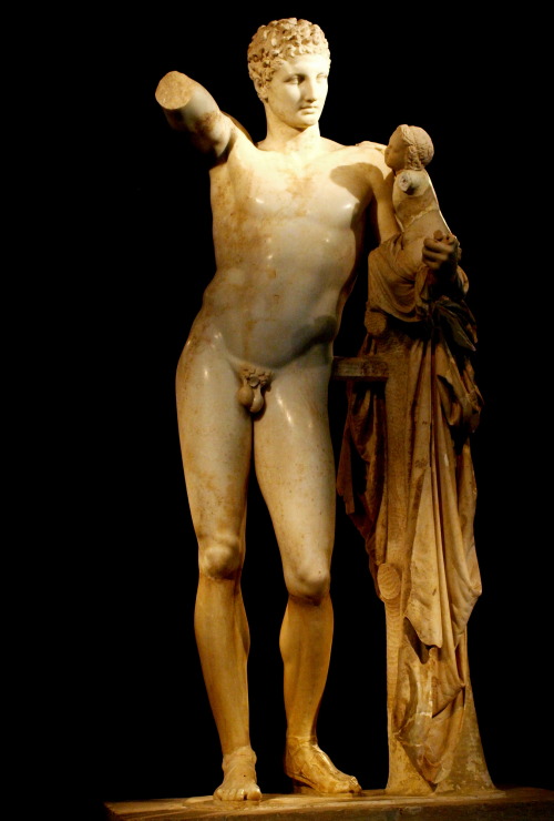 pink-lemonade-rose: historicalbird: Hermes at the Archaeological Museum of Olympia, Greece. Holding 