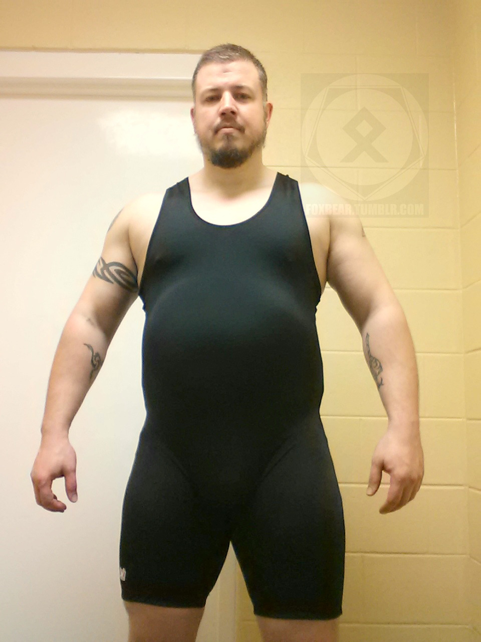 foxbear:   New Fito Shirt, Old Singlet Goodness So, I got my new Fitocracy tank