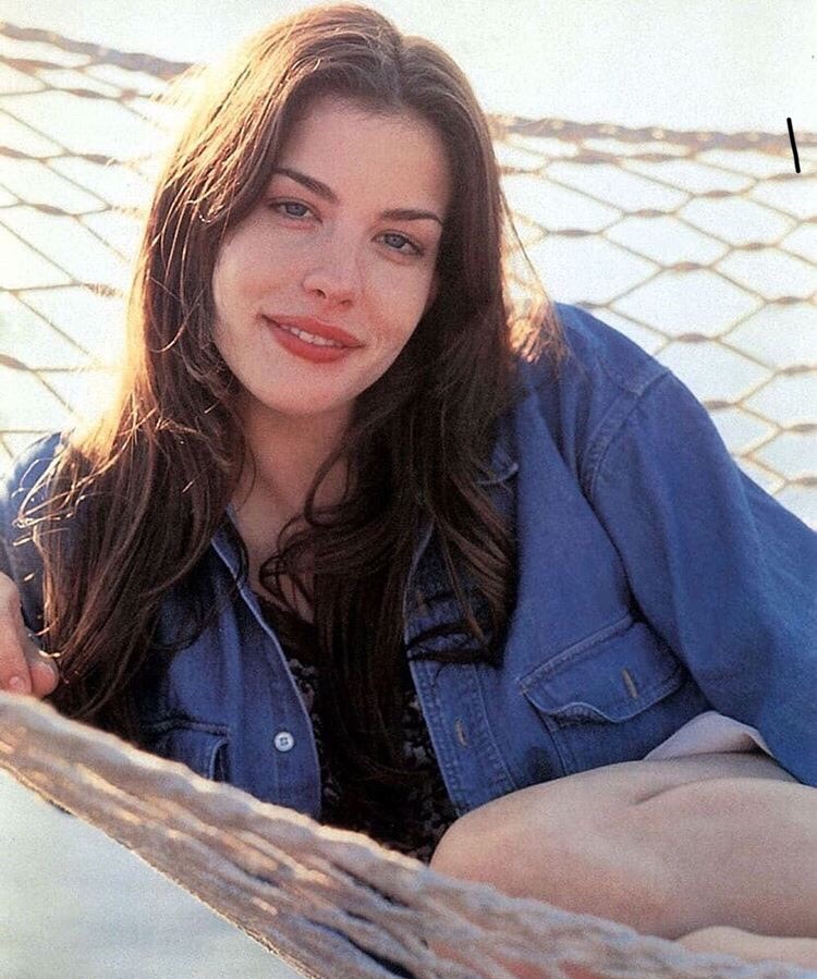 Porn lizaattwood:  Liv Tyler photos