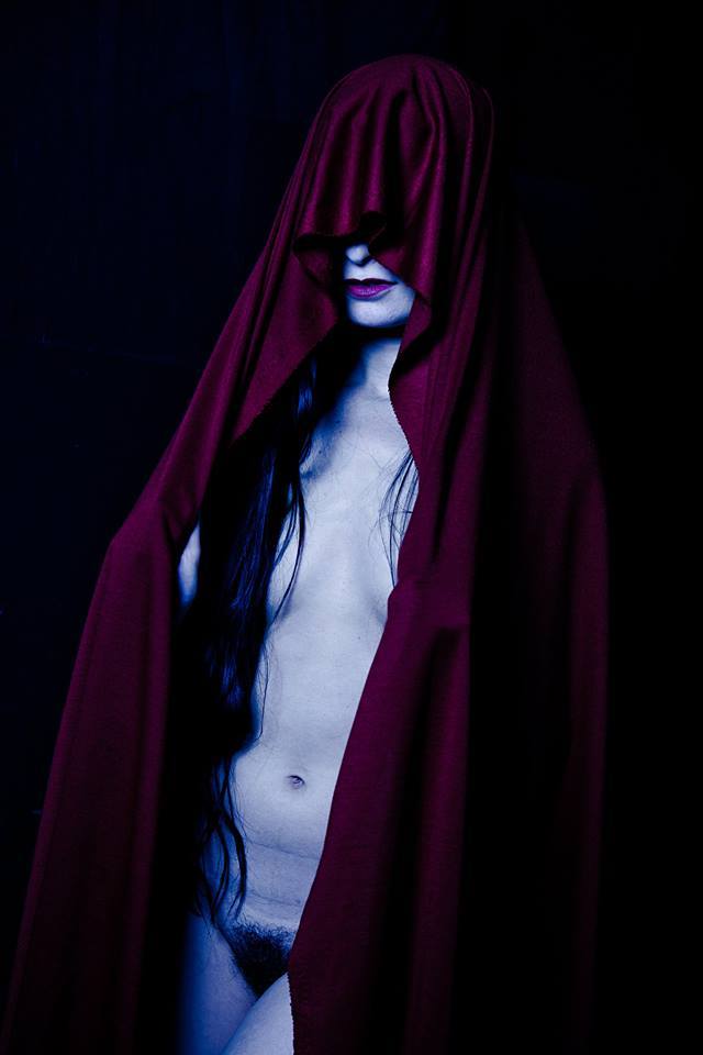 dekilah:  Red-cloaked mystery… Photographer: Kenji Gunderson, Model: Dekilah More