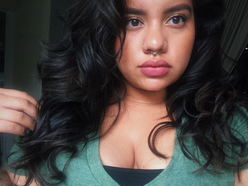 inbtwnsongs:  Apparently I take 90% of my pictures at work lol 😜  Happy Big Girl’s Appreciation Day! ✨   😍