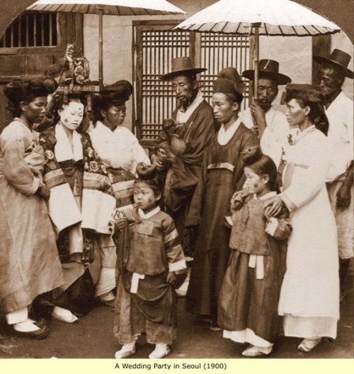 A wedding part in Seoul, Korea, 1900