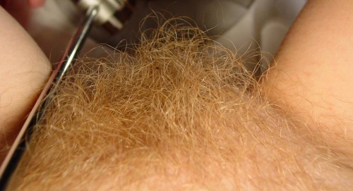 hairy-teeners:  Val 18yo selfies