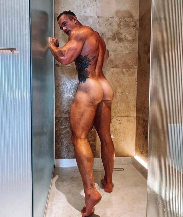 pnoiguy:I&rsquo;m guessing Luke Evans, &ldquo;Beauty and the Beasts&rdquo; Gaston, wants to break the internet and all I can say is that I am here for it!!!#LukeEvans #Gaston #BeautyandtheBeast #BreaktheInternet