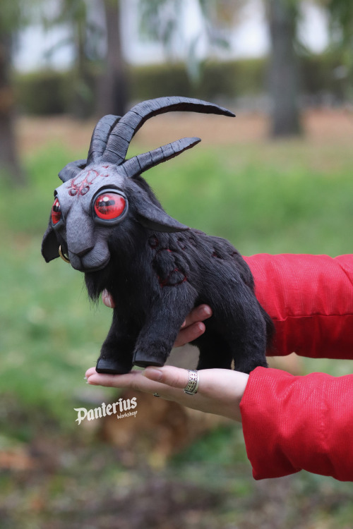  Baa'l Handmade toy (World of Warcraft) Length: 22 cm (8,7 inch)Width: 13 cm (5,1 inch)High:  26 cm 