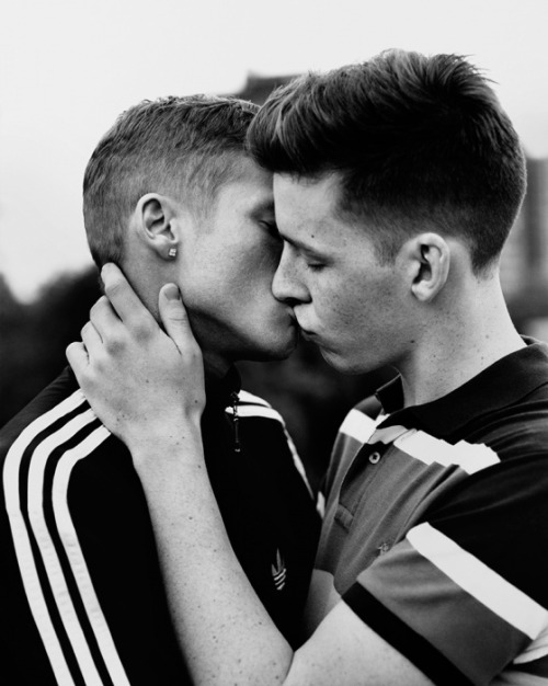 hombre-hombre:   alasdair mclellan 