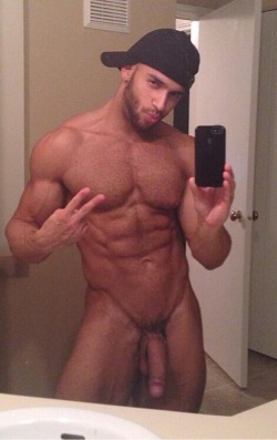 hotjockpics:  Sean Zevran 