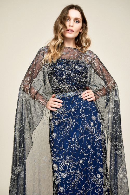 I think you’ll agree I saved the best for last in today’s #FridayFashion Tadashi Shoji f