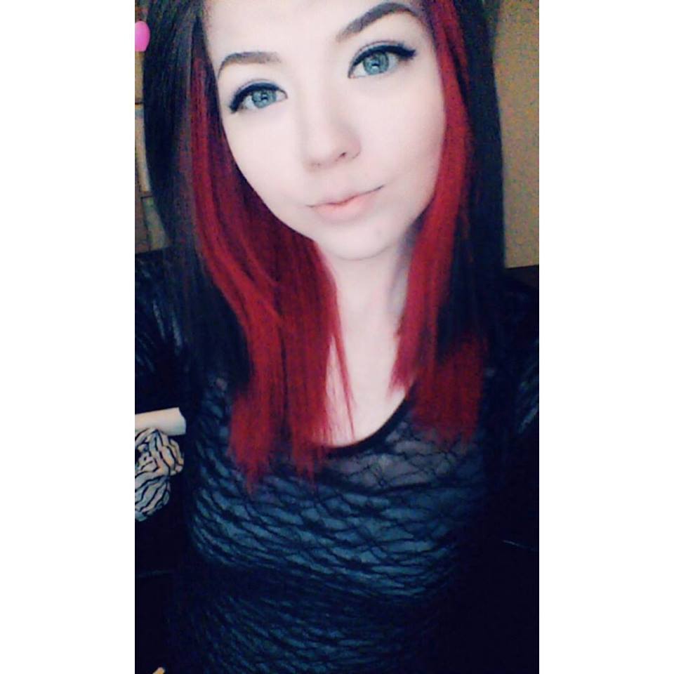 Hanging out all day doing cam shows here! :) I’m in the mood for a gooood face