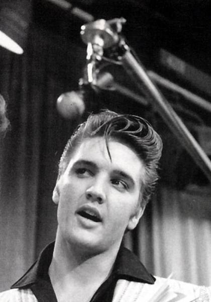 Elvis!! HELL YEAH!!!!