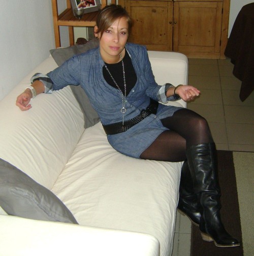 very sexy french housewife :-))))))  (my older set : luvallwoman1)