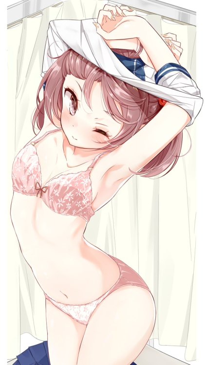 yorozuna: はまけん。さんのツイート: “漣ちゃんはじめてのJKブラ。 https://t.co/46y7zE0aMk”