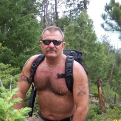 daddyandcubby:  Hot man. We hike all the