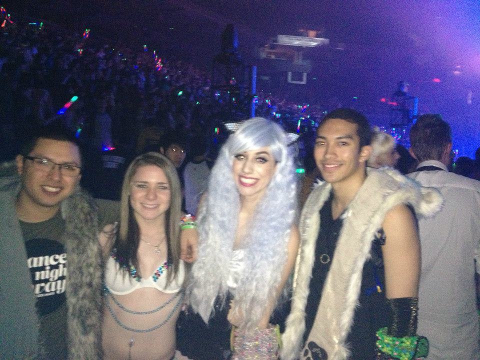 rocknrave221:  only got a picture with a few TRs :3  The only tumblr ravers I saw