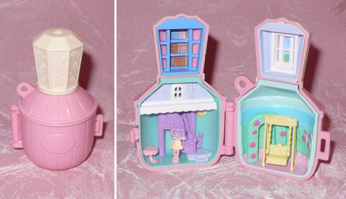 My Little Fairy, made in Japan. I love this Polly pocket-like set :)