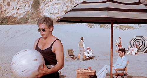 robertdowneyjjr:…a very important scene from Chaplin (1992)