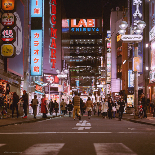 ileftmyheartintokyo:  Colors. by BeboFlickr on Flickr.
