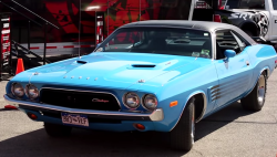 hotamericancars:  Restoring a Mopar Muscle