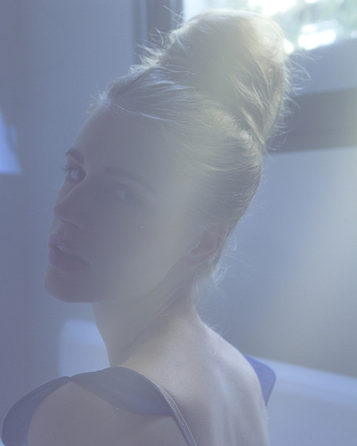 c-headsmag:  Exclusive: Vanessa Chromik by Valeria Farinella