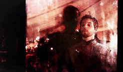 villainthirst:  Don’t leave me alone in this world. 