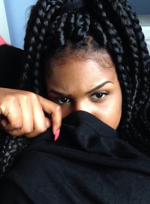 scrapes:  blackgirlsrpretty2:  SPOTLIGHT: http://aliyahmariabee.tumblr.com/  I LIVE