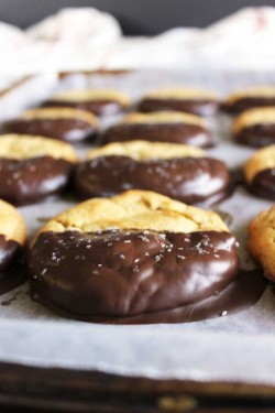 Fullcravings:  Salted Chocolate Peanut Butter Cookies