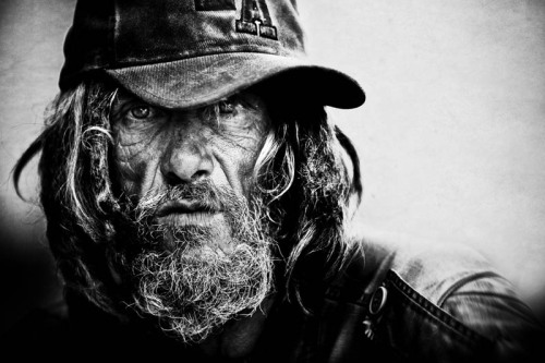 Lee Jeffries took these wonderful pictures of homeless people all around Europe & USA.